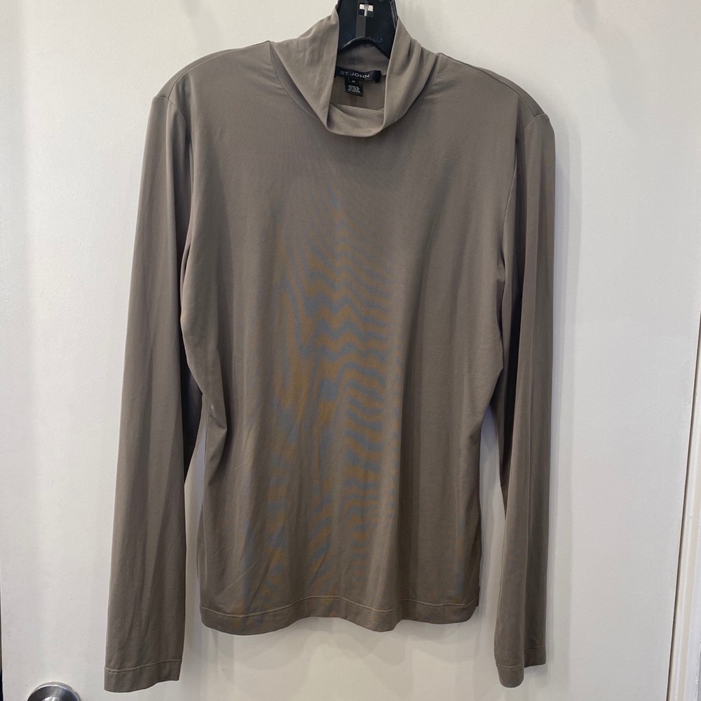 St. John Collection Long Sleeve Shell Top